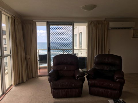 Burleigh Beach Tower - Accommodation Bookings 2