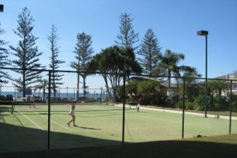 Burleigh Beach Tower - Accommodation Bookings 10
