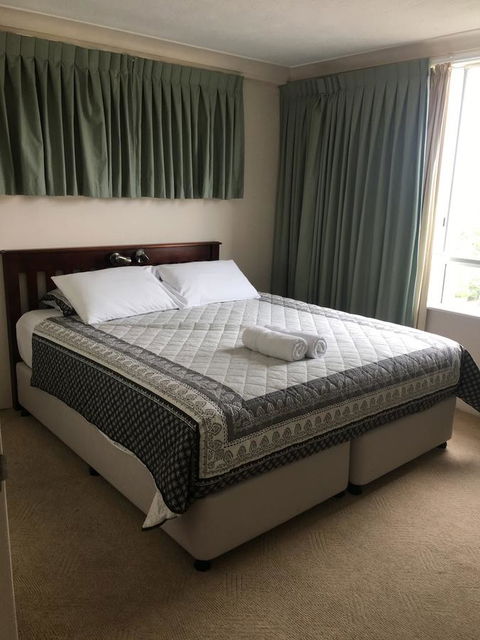 Burleigh Beach Tower - Accommodation Bookings 0