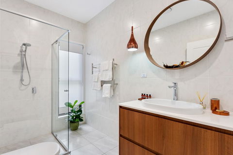 Bower 63 - Accommodation Bookings 13