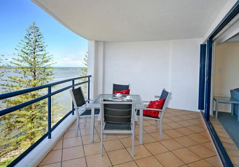 Just Perfect Apartment With Ocean Views - Accommodation Bookings 1