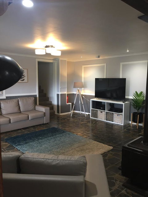 Malanda Manor Guesthouse - Accommodation Bookings 20