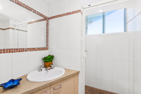 Rainbow Commodore Coolangatta - Accommodation Bookings 24