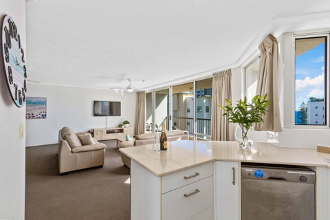 Rainbow Commodore Coolangatta - Accommodation Bookings 34