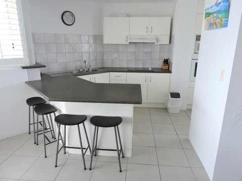 Rainbow Commodore Coolangatta - Accommodation Bookings 14