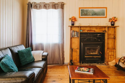 Apple Blossom Cottages - Accommodation Bookings 4