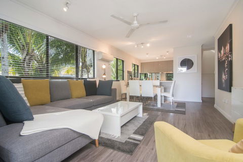 Tropical Reef Apartments - Accommodation Bookings 0
