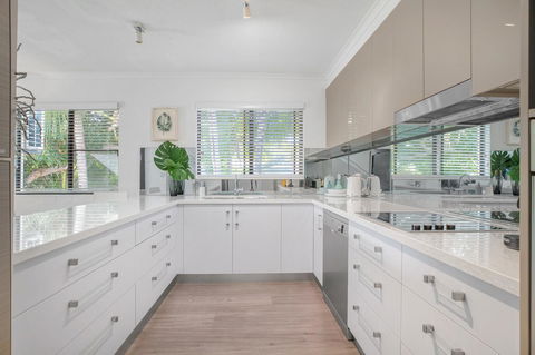 Tropical Reef Apartments - Accommodation Bookings 1