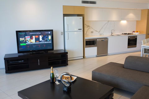 Ambience On Burleigh Beach - Accommodation Bookings 18