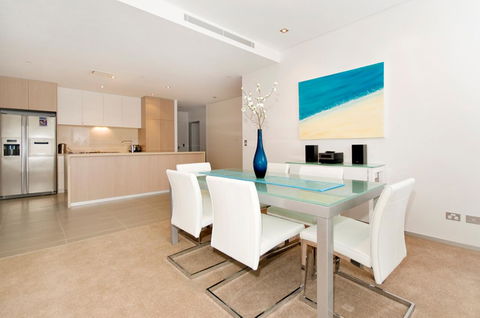Ambience On Burleigh Beach - Accommodation Bookings 23