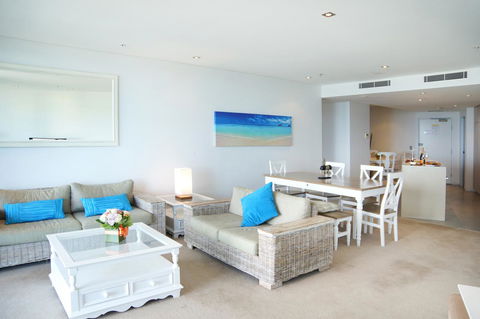 Ambience On Burleigh Beach - Accommodation Bookings 19