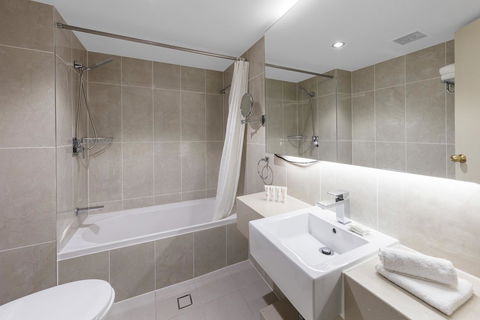 Hotel Diana - Accommodation Bookings 33