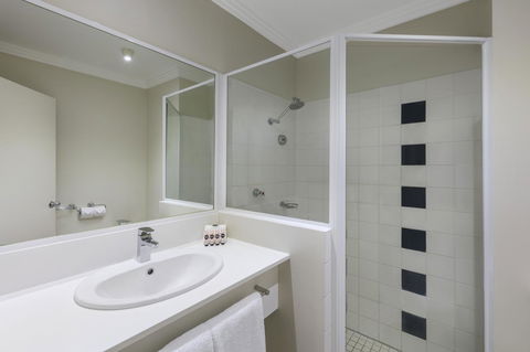 Mercure Brisbane Garden City - Accommodation Bookings 11