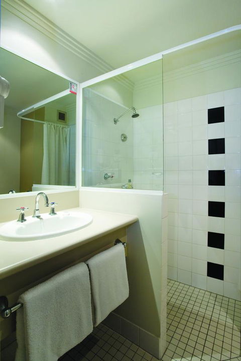 Mercure Brisbane Garden City - Accommodation Bookings 32