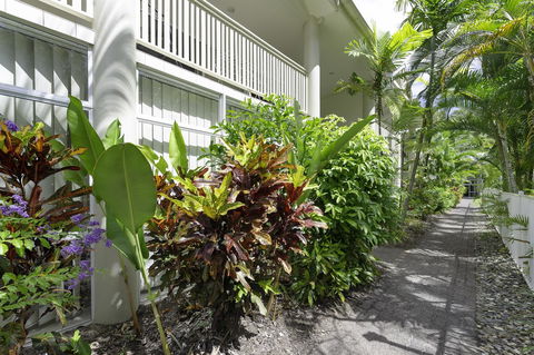 Tropical Nites Holiday Townhouses - Accommodation Bookings 9