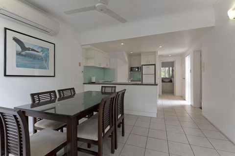 Tropical Nites Holiday Townhouses - Accommodation Bookings 25