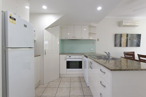 Tropical Nites Holiday Townhouses - Accommodation Bookings 27