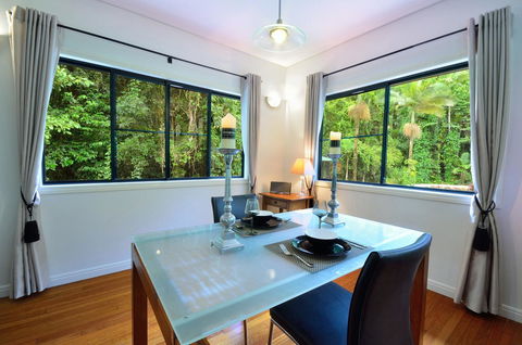Misty Mountains Rainforest Retreat - Accommodation Bookings 11
