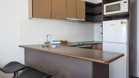 Broadbeach Savannah Resort - Accommodation Bookings 26