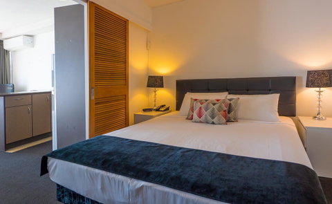 Broadbeach Savannah Resort - Accommodation Bookings 24