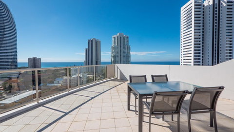 Broadbeach Savannah Resort - Accommodation Bookings 1