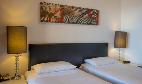 Broadbeach Savannah Resort - Accommodation Bookings 40