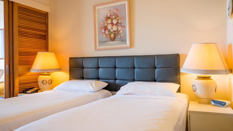 Broadbeach Savannah Resort - Accommodation Bookings 44