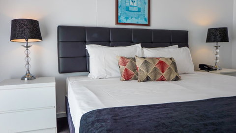 Broadbeach Savannah Resort - Accommodation Bookings 14
