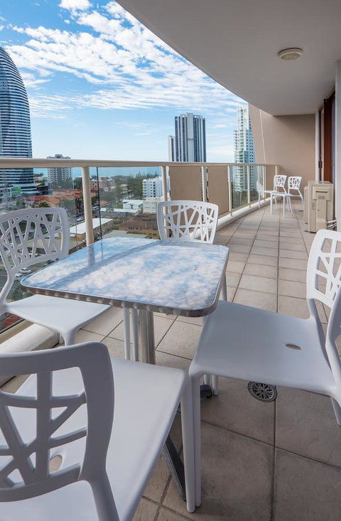 Broadbeach Savannah Resort - Accommodation Bookings 9