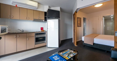 Broadbeach Savannah Resort - Accommodation Bookings 30