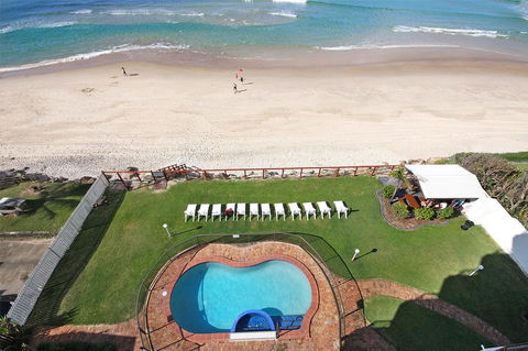 Spindrift On The Beach - Absolute Beachfront - Accommodation Bookings 9