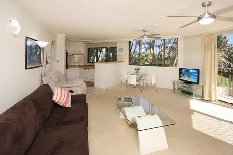 Spindrift On The Beach - Absolute Beachfront - Accommodation Bookings 19