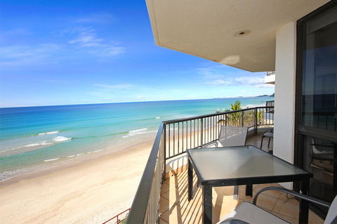 Spindrift On The Beach - Absolute Beachfront - Accommodation Bookings 11