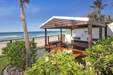 Spindrift On The Beach - Absolute Beachfront - Accommodation Bookings 10