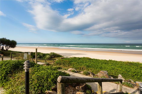 Spindrift On The Beach - Absolute Beachfront - Accommodation Bookings 22