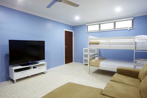 Beached On Magnetic - Accommodation Bookings 13