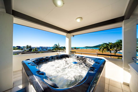 Portside Whitsunday Luxury Holiday Apartments - Accommodation Bookings 3