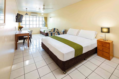 Hides Hotel - Accommodation Bookings 13