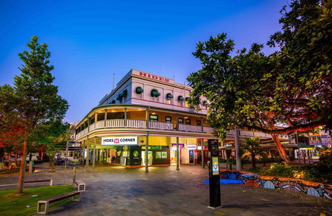 Hides Hotel - Accommodation Bookings 23