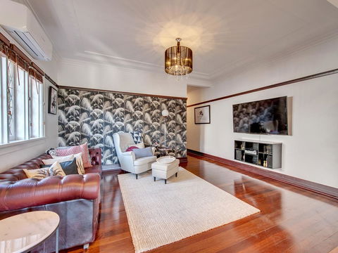 Anville Court - Accommodation Bookings 3