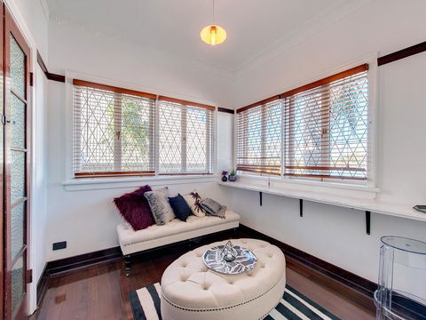 Anville Court - Accommodation Bookings 13