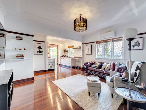 Anville Court - Accommodation Bookings 6