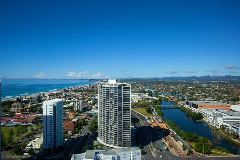 High Floor Ocean View Suites Broadbeach - Accommodation Bookings 23
