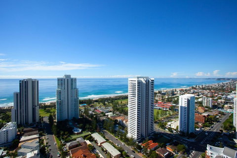 High Floor Ocean View Suites Broadbeach - Accommodation Bookings 17
