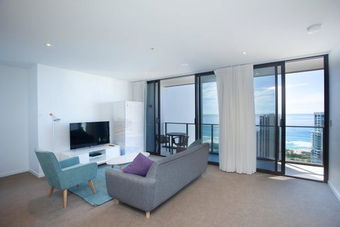High Floor Ocean View Suites Broadbeach - Accommodation Bookings 18