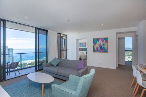 High Floor Ocean View Suites Broadbeach - Accommodation Bookings 2