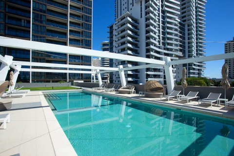 High Floor Ocean View Suites Broadbeach - Accommodation Bookings 29