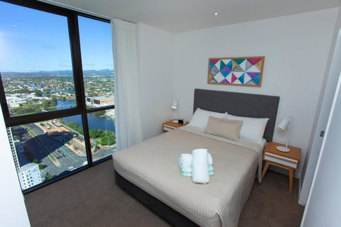 High Floor Ocean View Suites Broadbeach - Accommodation Bookings 22