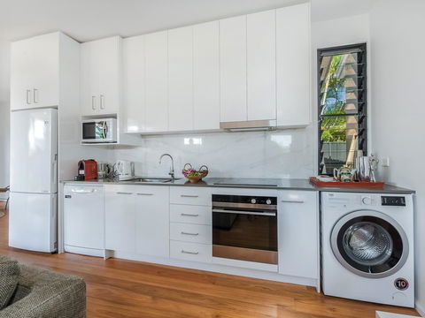 Sam's Buderim Mountain Guest House - Accommodation Bookings 4