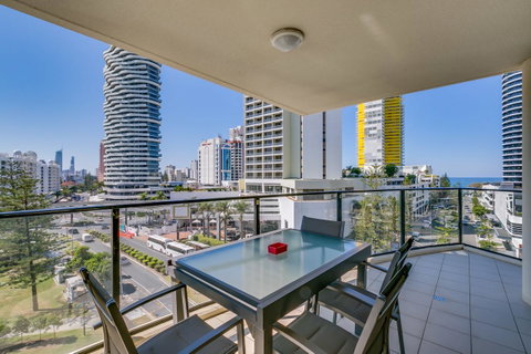 Broadbeach On The Park, 3 Bed Ocean - We Accommodate - Accommodation Bookings 18